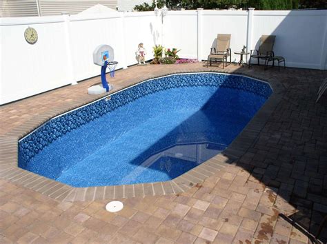 How Many Gallons In A 16x32 Pool